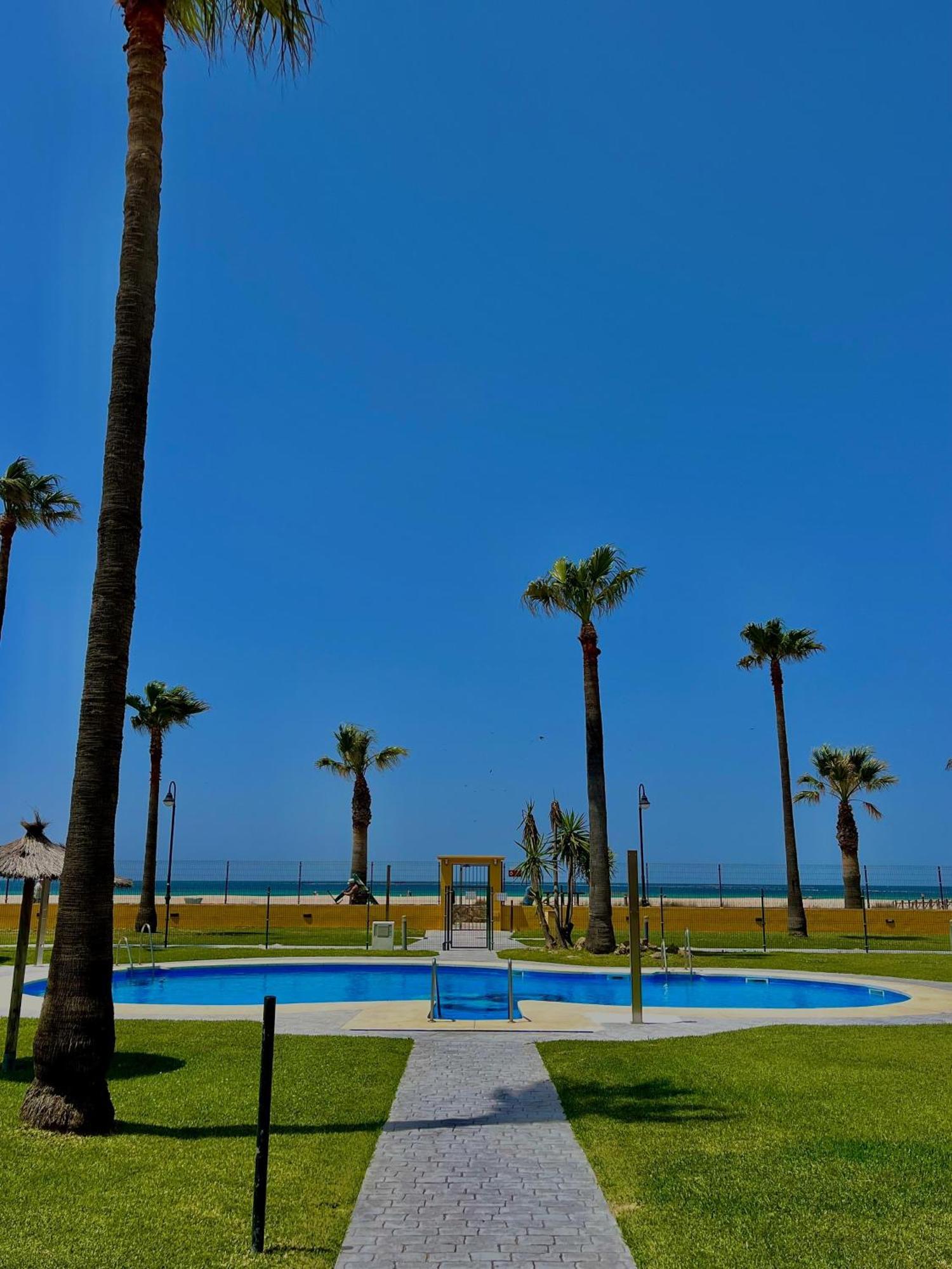 La Tortuga I, Encantador Apartamento Con Garaje En Primera Linea De Playa Tarifa Esterno foto